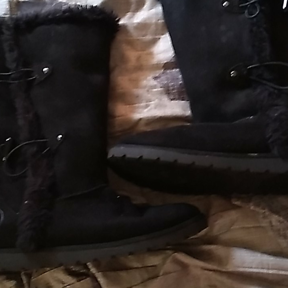 Ugg type boots